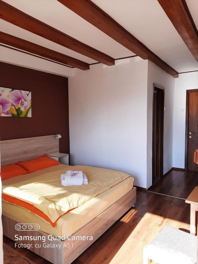 Vila Panda Hotel Ranca Exterior photo